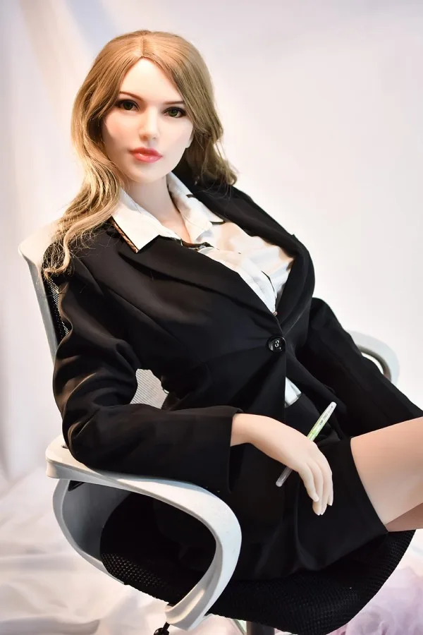 6YE 165cm( 5'5'' ) F cup | Blaire view 2