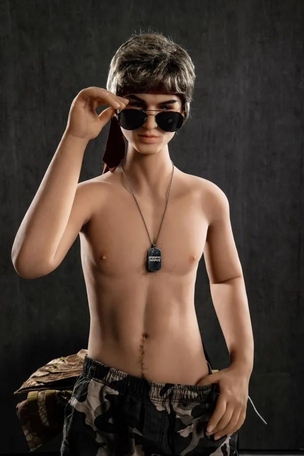 6YE 170cm( 5'7'' ) Male  Jake